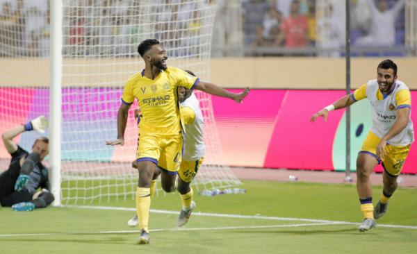 النصر ينتزع فوزاً شاقاً من الفتح بالدوري السعودي