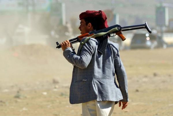 الحوثي يجبر المواطنين بـ" إب " على الالتحاق بدورات طائفية تحت تهديد السلاح
