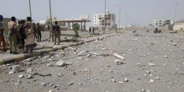 ميليشيا الحوثي تشن هجوما عنيفا بالمدفعية الثقيلة على القوات المشتركة جنوب الحديدة