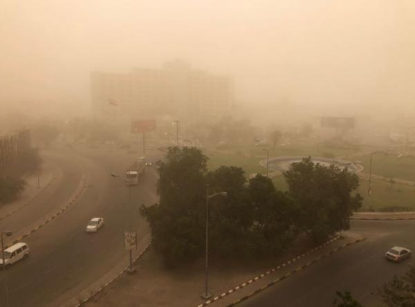 عاصفة رملية تجتاح محافظة عدن