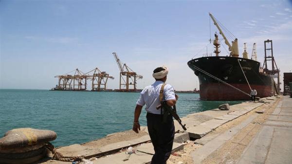 التحالف يعلن استمرار منح التصاريح لجميع السفن المتوجهة للموانئ اليمنية