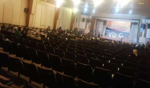 في استخفاف بثورة26سبتمبر..مليشيات الحوثي تقيم حفلا بلا جمهور