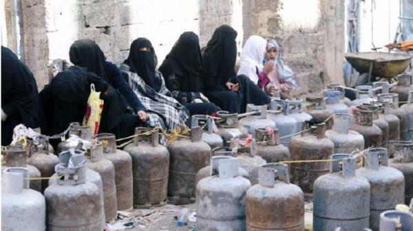 أزمة خانقة في مادة الغاز المنزلي تعصف بالعاصمة صنعاء