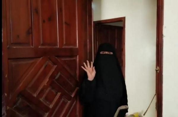 وفاة ابن الأرملة أم أمين التي اقتحمت قوات أمنية منزلها وأصابت ابنها