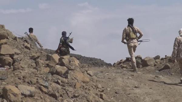 مدفعية القوات المشتركة تكبد الحوثيين عشرات القتلى والجرحى في البرح