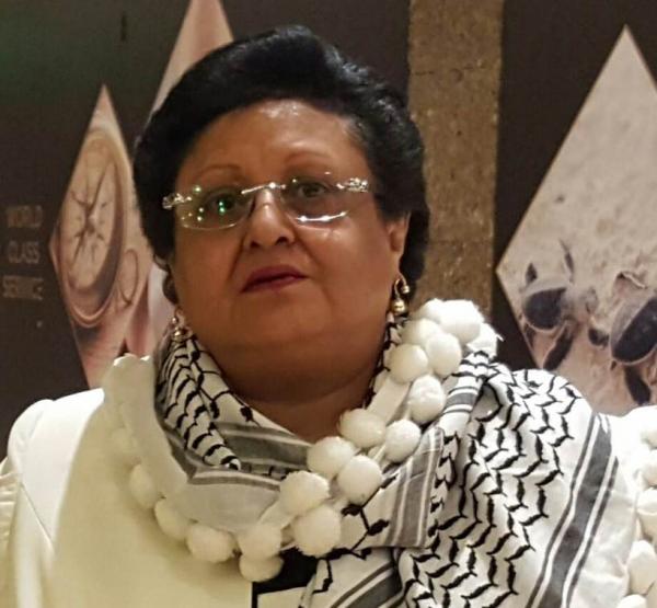 فائقة السيد تعزي رئيس دائرة الشباب بالمؤتمر في وفاة شقيقه
