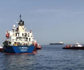 مليشيا الحوثي تحتجز سفينة كورية وزورقين مرافقين لها قبالة جزيرة كمران