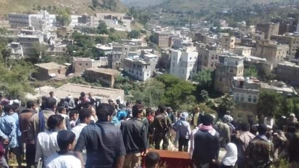قتلى وجرحى جراء انفجار قنبلة بموكب تشييع مقاتل حوثي في إب
