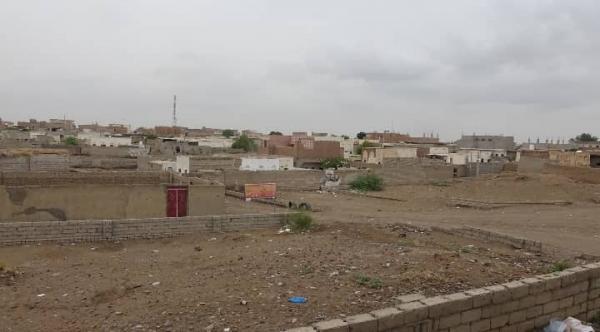 مليشيات الحوثي تجدد قصف المناطق السكنية في التحيتا